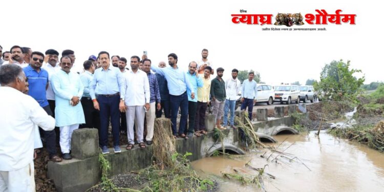 जामनेर तालुक्यात अतिवृष्टीमुळे पूरग्रस्त भागाची पाहणी