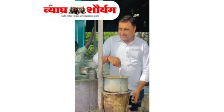 चहाच्या टपरीवर आमदार अमोल दादा जावळे; साधेपणाचे सर्वत्र कौतुक