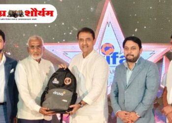 जळगाव जिल्हा फुटबॉल असोसिएशनचे सरचिटणीस फारुक शेख यांचा सन्मान