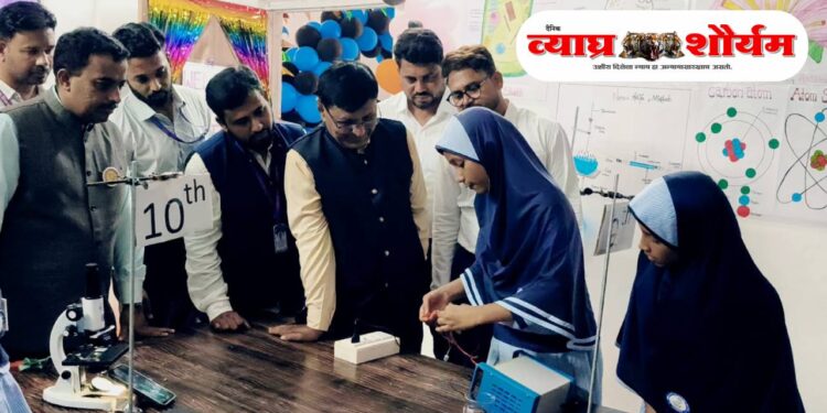 ज़िकरा इंग्लिश मीडियम स्कूलमध्ये विज्ञान केंद्राचे थाटामाटात उद्घाटन