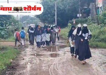 विद्यार्थ्यांच्या शिक्षणावर परिणाम करणारा रस्ता