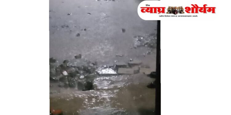 विवरेसह परिसरात विजांच्या कडकडाटासह मुसळधार पावसाने जनजीवन विस्कळीत