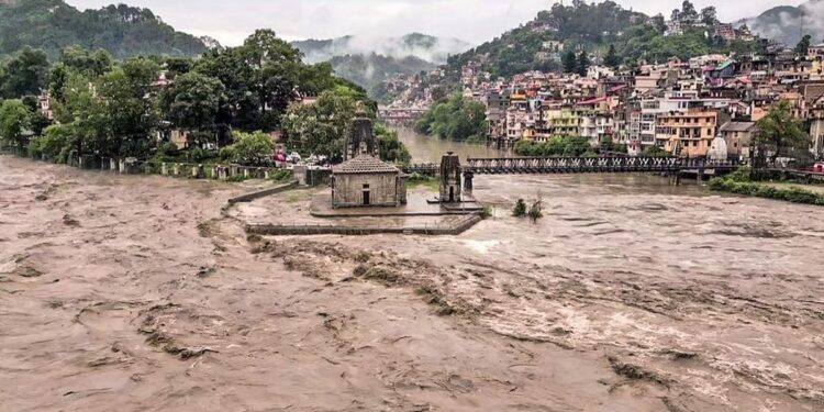 हिमाचलमध्ये मान्सूनचा कहर : ३६६ जणांचा बळी, हजारो घरे उद्ध्वस्त