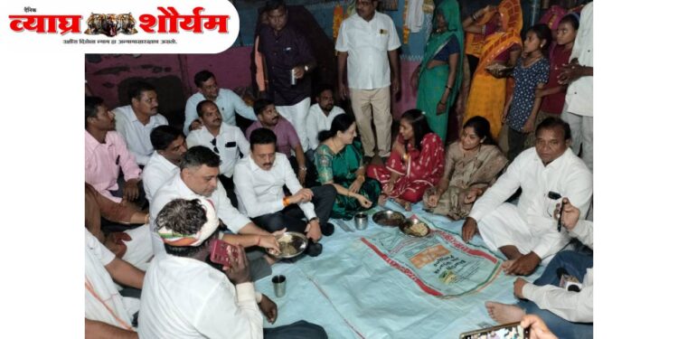 जलसंपदामंत्री गिरीश महाजनांची यावल तालुक्यात आदिवासीसमवेत दिवाळी