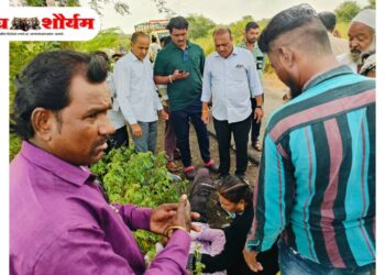 नंदकिशोर महाजन यांचा अपघात ग्रस्तांना मदतीचा हात.