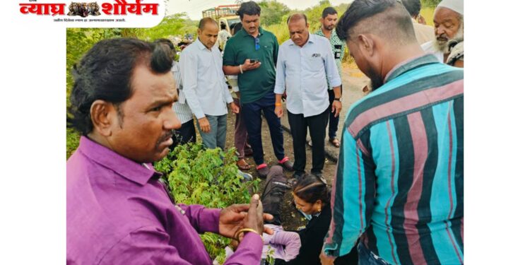 नंदकिशोर महाजन यांचा अपघात ग्रस्तांना मदतीचा हात.