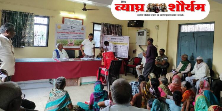 साकळी ग्रामपंचायत व कांताई नेत्रालय, जळगाव यांच्या संयुक्त विद्यमाने मोफत मोतीबिंदू नेत्र तपासणी शिबिराचे आयोजन