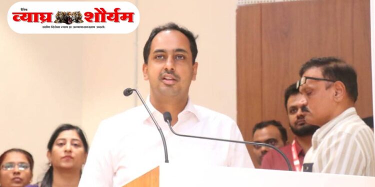 जळगाव जिल्ह्यात प्रशासकीय बदल : रोहन घुगे नवे जिल्हाधिकारी, आयुष प्रसाद यांची नाशिकला बदली