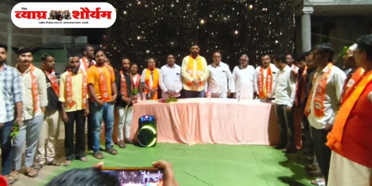 यावलमध्ये तडवी आणि पटेल समाजातील शेकडो तरुणांचा शिवसेना शिंदे गटात जाहीर प्रवेश