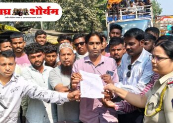 विवरे येथे रास्ता रोको आंदोलन