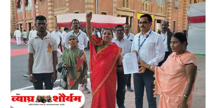 महाराष्ट्रात तात्काळ दारूबंदीच्या मागणीसाठी महिलांचा नागपूर अधिवेशनावर भव्य पदयात्रा मोर्चा